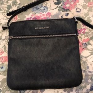 Michael kors crossbody